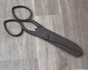 Vintage Old Collectible Handcrafted Iron Tailor Scissor Tool fattoria fienile Decor 9.5"