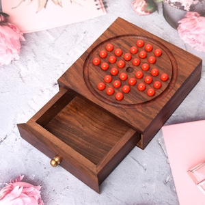Wooden Solitaire Board Game Wooden Box Authentic Solitaire Board Game Set with 33 Plastic Chess Puzzle Peg for Students Adults Gift