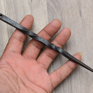 Vintage blacksmith hand forged iron spike fid spiral sailing boating tool 6.5&quot; inch