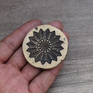 Vintage Die Floral Pendent Making Brass Hand Casting Jewelry Mold Stamp Seal