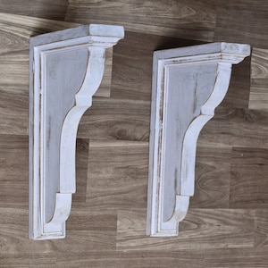 A pair of antique Style classical column Wooden Wall Mounted Kitchen Bathroom shelf brackets cistern bracket house decor