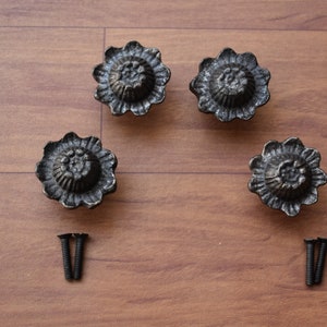 vintage Iron door knobs Old cast cabinet drawer handles pull rustic Knobs 4 pcs