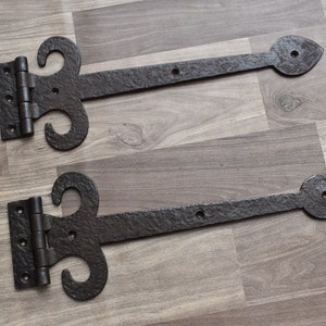 Vintage iron handmade french gate door hinges pair arrow head barn rusty 2 pcs