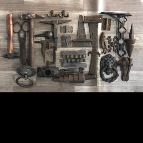 ヴィンテージ鋳鉄タツノオトシゴの素朴なノブ引き出しキャビネットプル