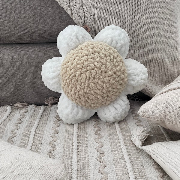 Coussin fleur au crochet, coussin fleur, fluffy, coussin crochet