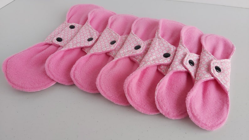 Set of 7 100/% Cotton Cloth Menstrual Pads 9 inch 10 inch 12.5 inch Small Daisy