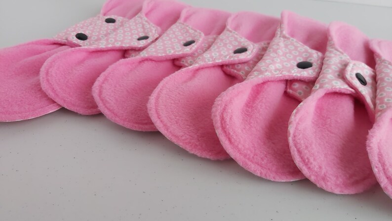 Set of 7 100/% Cotton Cloth Menstrual Pads 9 inch 10 inch 12.5 inch Small Daisy