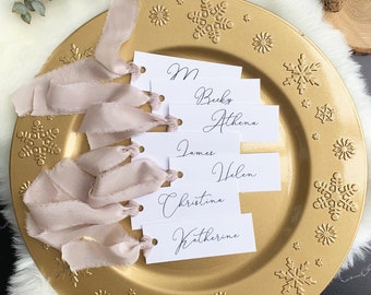 Seidenband Hochzeitskarten, Hochzeitskarten, Kalligraphie Tischkarten, Gästenamen Karten, handgefärbtes Seidenband, farbiges Band