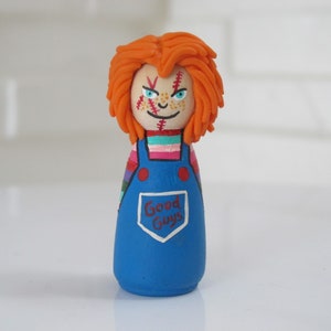 Chucky Peg Doll, Horror Collectibles, Gift for Horror Movie Fans, Halloween Tier Tray Decor, Wooden Scary Birthday Cake Topper