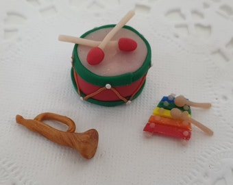 Instrument de musique miniature Argile polymère Poupée Maison Fourniture, bricolage Jardin de fée Décoroire de jardin de fée 1: 12 Échelle, Tambour, Trompette, Xylophone
