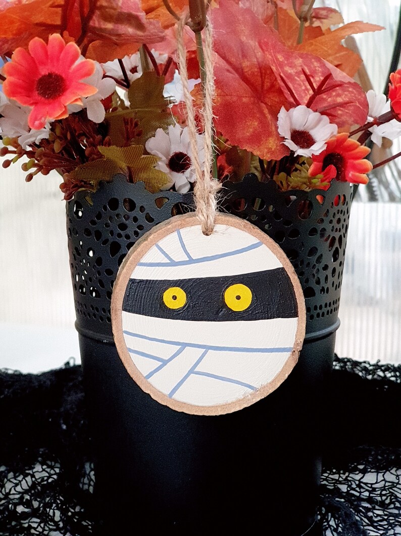 Halloween Ornament, Wood Slice Hanging Tree Decor, Tier Tray Decor