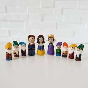 Snow White Peg Doll Set, Princess Peg Dolls, Wooden Peg Dolls, Peg People Playset, Seven Dwarfs, Wooden Toy, Painted Peg Dolls