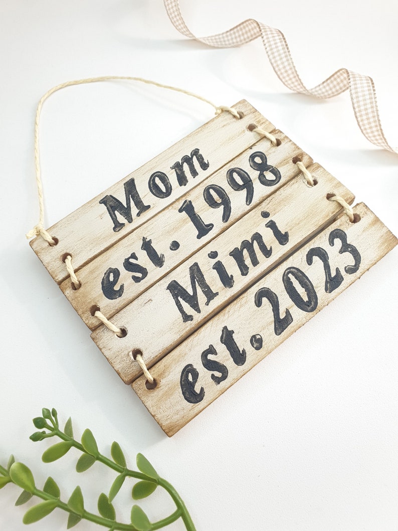 Cartel de madera de mamá y abuela, regalo del Día de la Madre para la abuela, decoración de granja moderna neutra, regalo personalizado de abuelos imagen 4