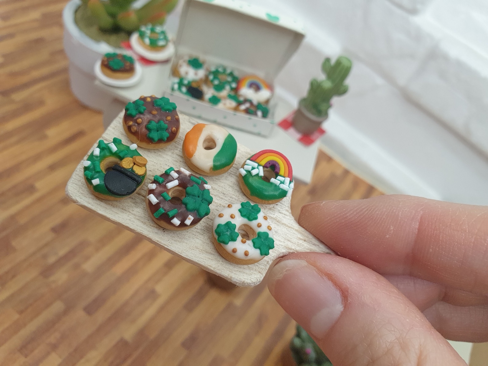 Miniature St Patricks Donut, Mini Fake Food for Xmas Dollhouse, 1:12 ...