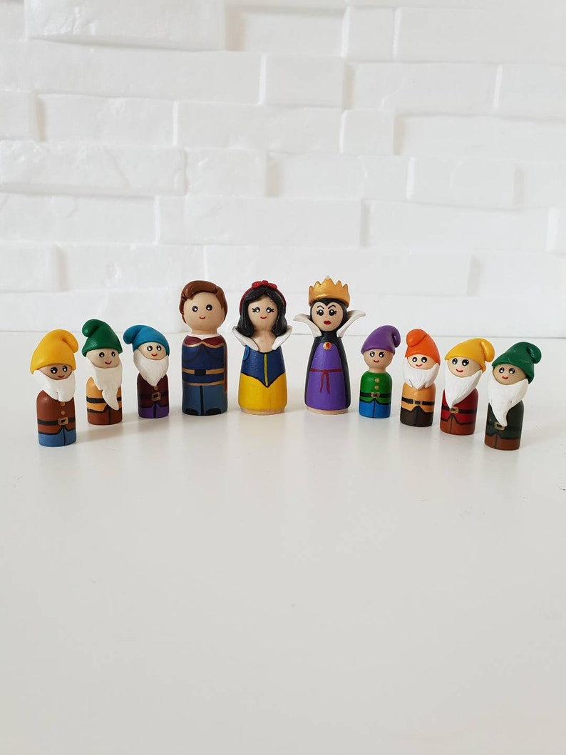 snow white peg doll