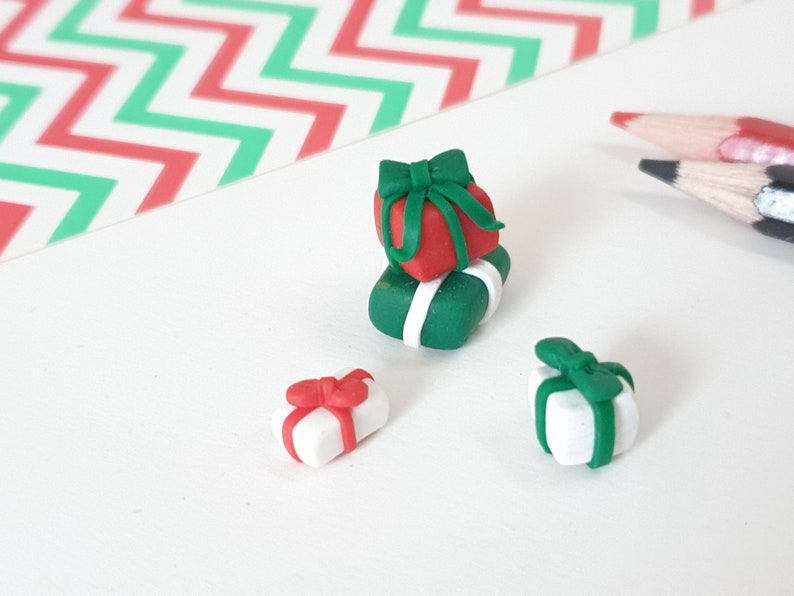 Boîte cadeau miniature, mini cadeaux de Noël pour le décor de maison de poupée, accessoire de bricolage de Noël à léchelle 1:12 Set of 3
