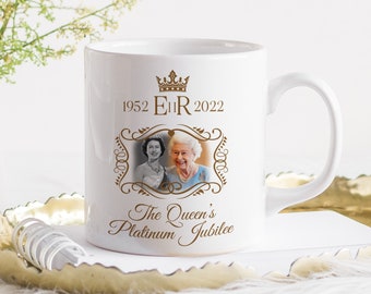 Queen Elizabeth Platinum Jubilee 1952-2022 Mug / The Queen&#39;s Jubilee celebration gift for her him / Party decoration Jubilee keepsake