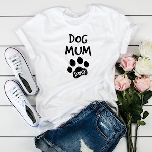 Dog mum with a dog name / Paw prints T-shirt / Christmas gift / Dog lover birthday gift / Gift for dog lover / Unique gift for pet lover
