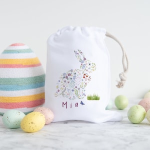 Personalised Easter stuff bag with name / Easter bunny rabbit gift / Egg hunt bags / Girls boys treat bag / 1st Easter for her or him
