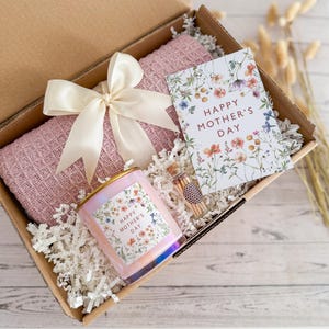 Coffret cadeau pour maman, nounou, grand-mère, boîte personnalisée joyeuse fête des mères avec couverture, bougie, mini pot d'allumettes et carte, cadeau hygiénique pour maman