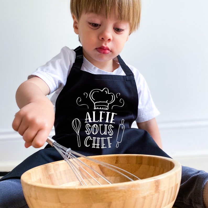 Cute matching apron with names / Personalised head chef sous chef / Father's Day Christmas Birthday gift for dad child / Daddy son daughter image 6