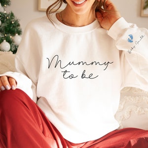 Bluza dla przyszłej mamy z imieniem dziecka / Prezent dla nowej mamy / Modny sweter dla kobiet w ciąży / Bluza ciążowa / Prezenty dla przyszłej mamy