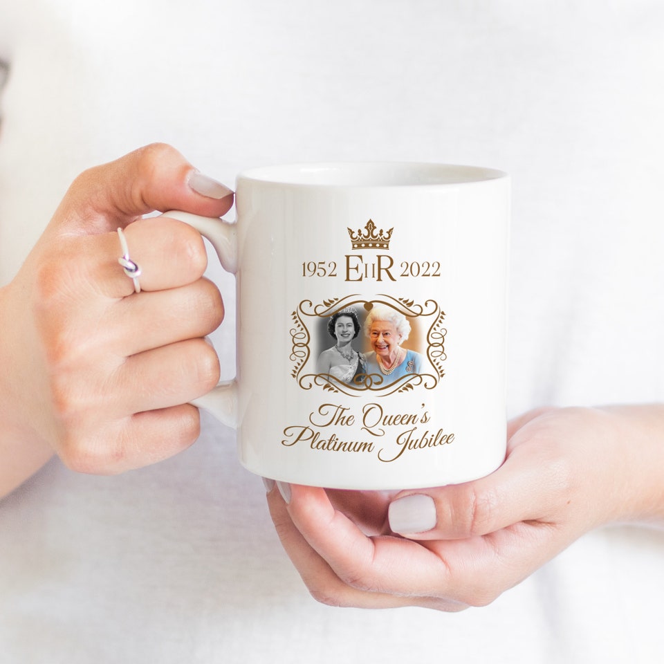 Discover Queen Elizabeth Platinum Jubilee 1952-2022 Mug