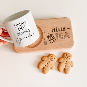 Personalisierte Geburtstag Gravierte Tee und Leckereien Brett und Becher Tee-Liebhaber-Geschenk für 30.40.50.60.70.80.90.Geburtstag