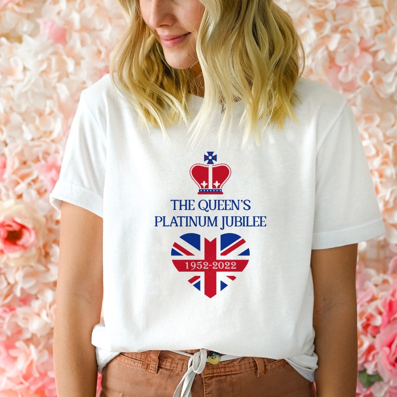 Queen Elizabeth Platinum Jubilee T-shirt / ADULT KIDS BABY / Union Jack / The Queen's 2022 celebration / Party outfit 