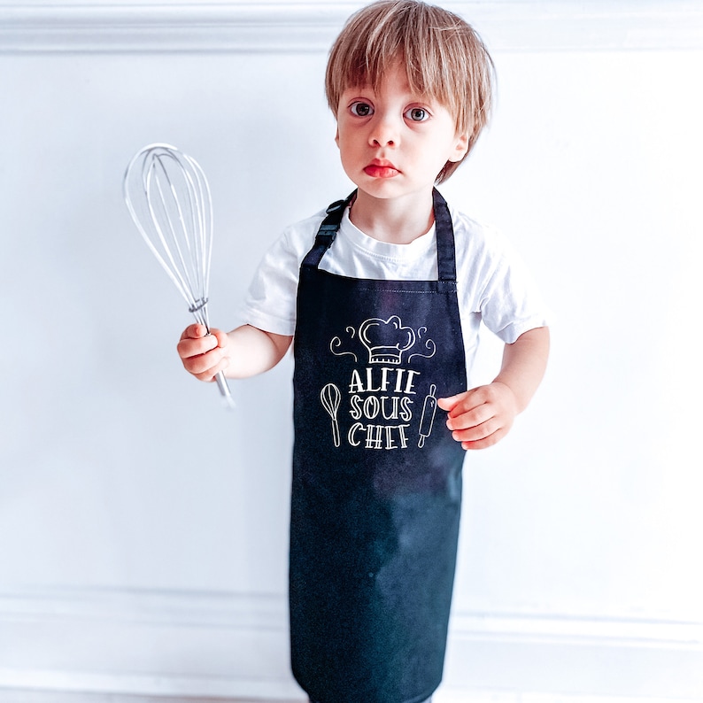 Cute matching apron with names / Personalised head chef sous chef / Father's Day Christmas Birthday gift for dad child / Daddy son daughter image 4