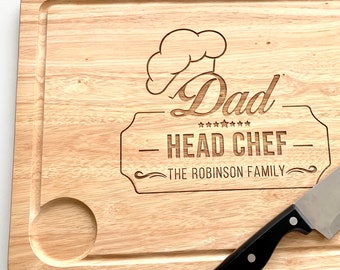 Jefe de cocina personalizado de papá tabla de cortar de madera grabada / Tabla de carne 40x30 / Regalo del Día del Padre con apellido / Cumpleaños de papá, Navidad
