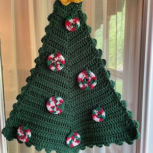 Green Crochet Christmas Tree - Large. (5)