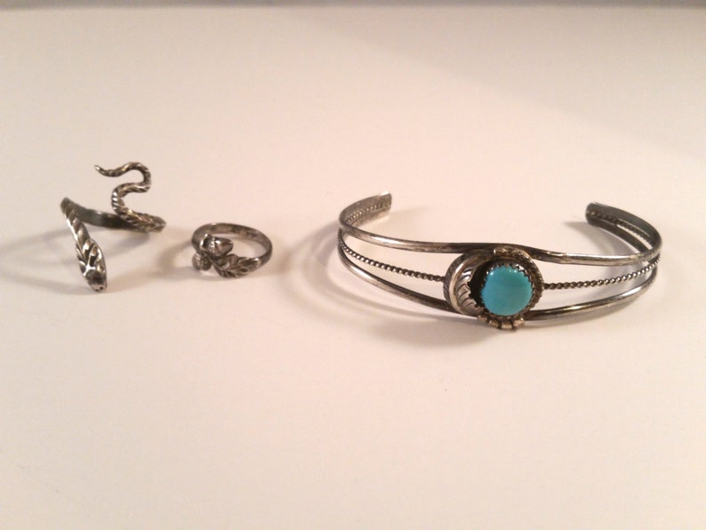 Vintage Turquoise Silver Bracelet & 2 Rings Native Boho Black Hills Silver Snake 1980's Feather Retro image 3