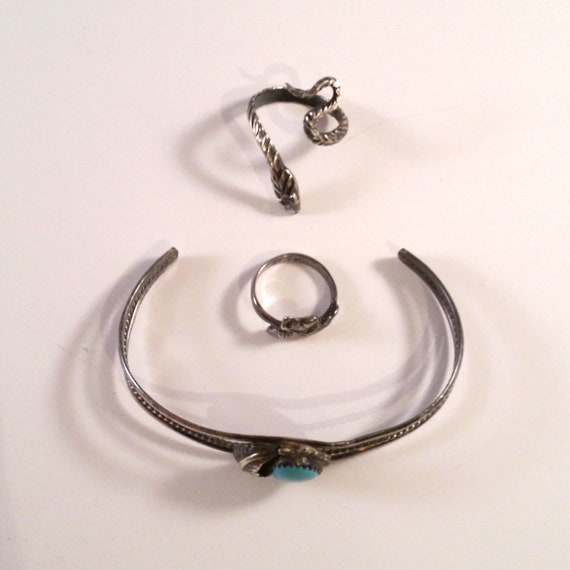 Vintage Turquoise Silver Bracelet & 2 Rings Nativ… - image 4