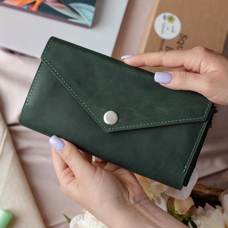 Green leather wallet, Green leather purse, Womens emerald green wallet