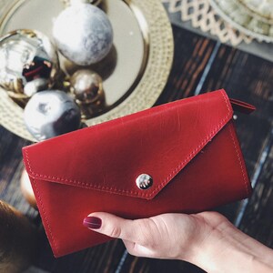 Red leather wallet, handmade leather pocketbook, green leather purse, womens emerald green wallet, credit card purse Button Wallet