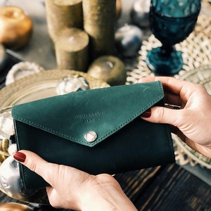 Green leather wallet, Handmade leather pocketbook Green leather purse Womens emerald green wallet Credit card purse Button Wallet
