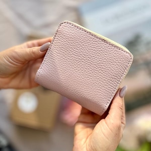 イタリアンレザーを使用したピンクのハンドメイドレザーウォレット、レザーカードIDウォレット、小さなカスタムウォレット、かわいい女の子用ウォレット