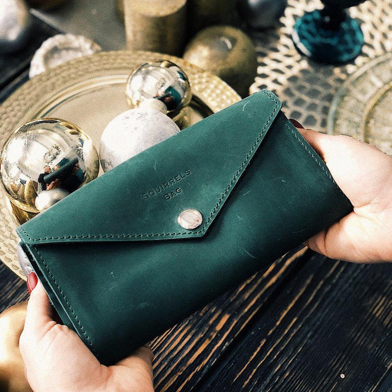 Green leather wallet | Handmade leather pocketbook | Green leather purse | Womens emerald green wallet | Credit card purse,  Button Wallet