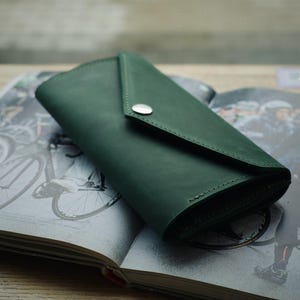 womens wallet
leather pocketbook
long wallet big
button wallet
simple elegant purse
handmade leather
bright green wallet
emerald wallet
green leather wallet
deep green wallet
green leather purse
dark green leather
cute girls wallet