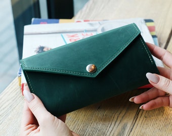 Green wallet, leather wallet