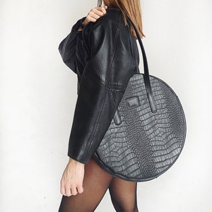 Shoulder bag, Round leather bag, Eeryday bag Tote bag, Leather laptop bag, leather messenger bag, Handmade leather bag, Elegant bag