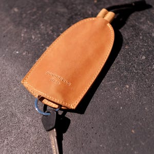 Minimalistische handgemachte Tasche mit Ring, personalisierte Leder Schlüsselhalter Brieftasche - schlanker kompakter Organizer für Männer