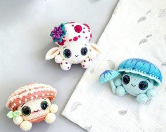 Conjunto com 3 Cogumelos de Crochê Coloridos, Brinquedo de Pelúcia Amigurumi de Fungo, Chaveiro de Cogumelo Personalizado, Série de Cogumelos Colecionáveis