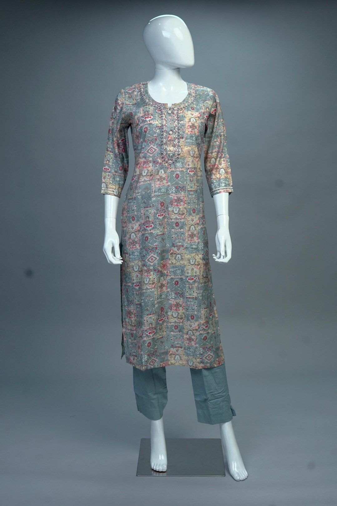 Women Silk Blend Grey Kurta and Trousers Set