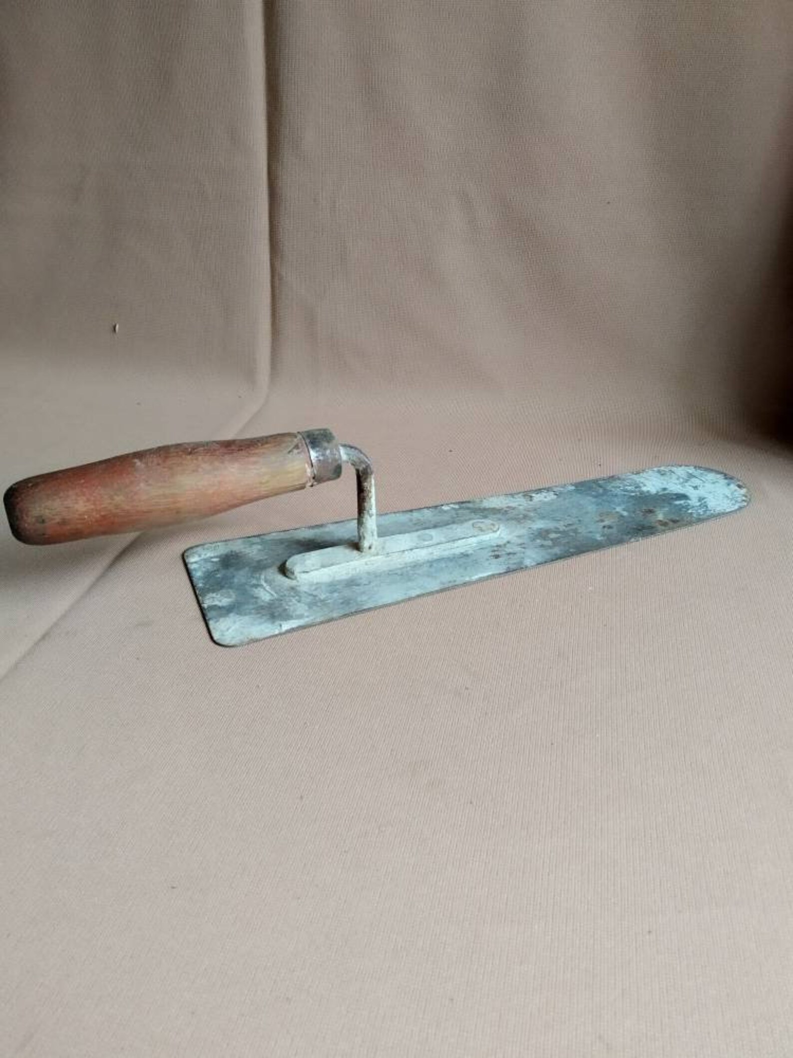 vintage udig trowel with leather sheath. vintage udig trowel with leather sheath.