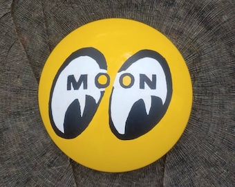 Moon Eyes logo painting