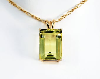 エメラルドカットのレモンクォーツペンダントネックレス、14Kイエロー 