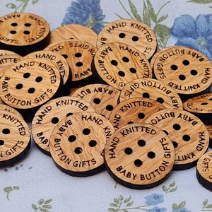 Personalized 100% real oak buttons, Custom shapes and engraving, ideal for handmade Crochet, Dressmaking and knitwear, Personalised Product