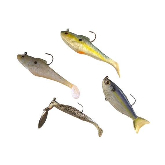 fake fishing lures 100PCS Soft Plastic Bass Worms Artificial Maggot Baits Bread Worm Fishing Lure Fishing Bait Realistic Maggots Bread Worm Artificial Worms Fishing Lures for Fishing and Prank Props D Due to the different light Premium Rubber Fish Bait Set